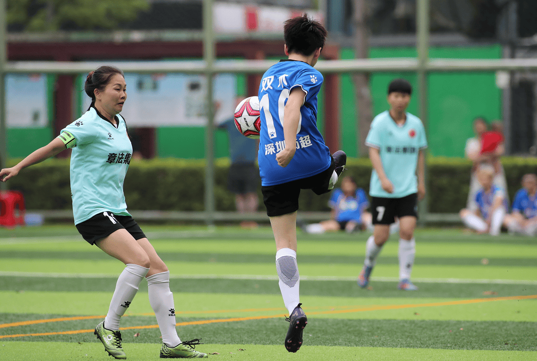 中国女足备战全运会足球比赛,球队士气高涨 中国女足备战全运会足球比赛,球队士气高涨