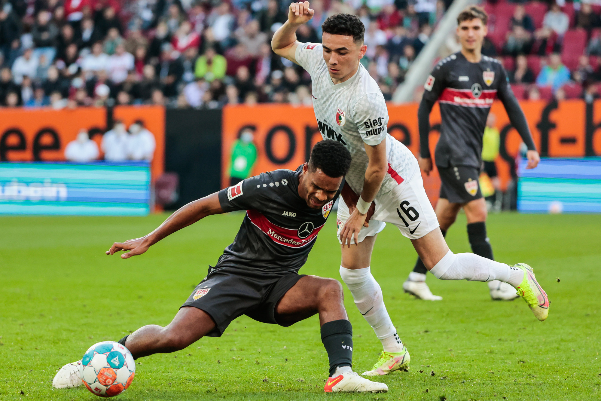 雄鹿堡主场踢平对手,保持不败势头的简单介绍 雄鹿堡主场踢平对手,保持不败势头的简单介绍