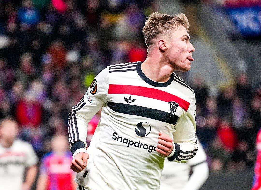 雄鹿堡主场踢平对手,保持不败势头的简单介绍 雄鹿堡主场踢平对手,保持不败势头的简单介绍