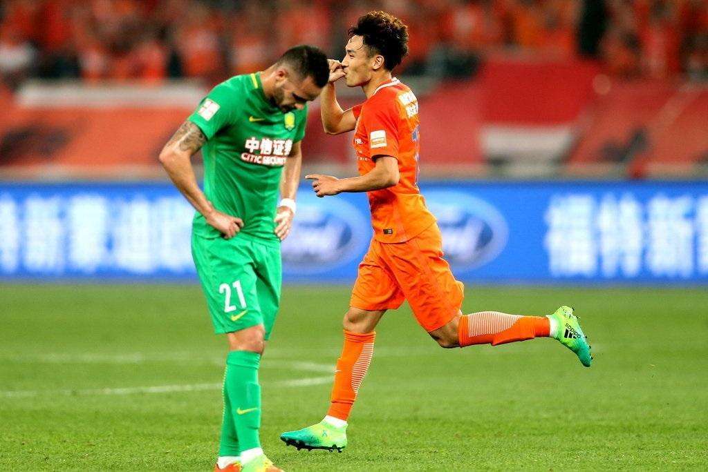 九游体育app-包含河北华夏幸福与深圳佳兆业全力对决，胜负未定的词条