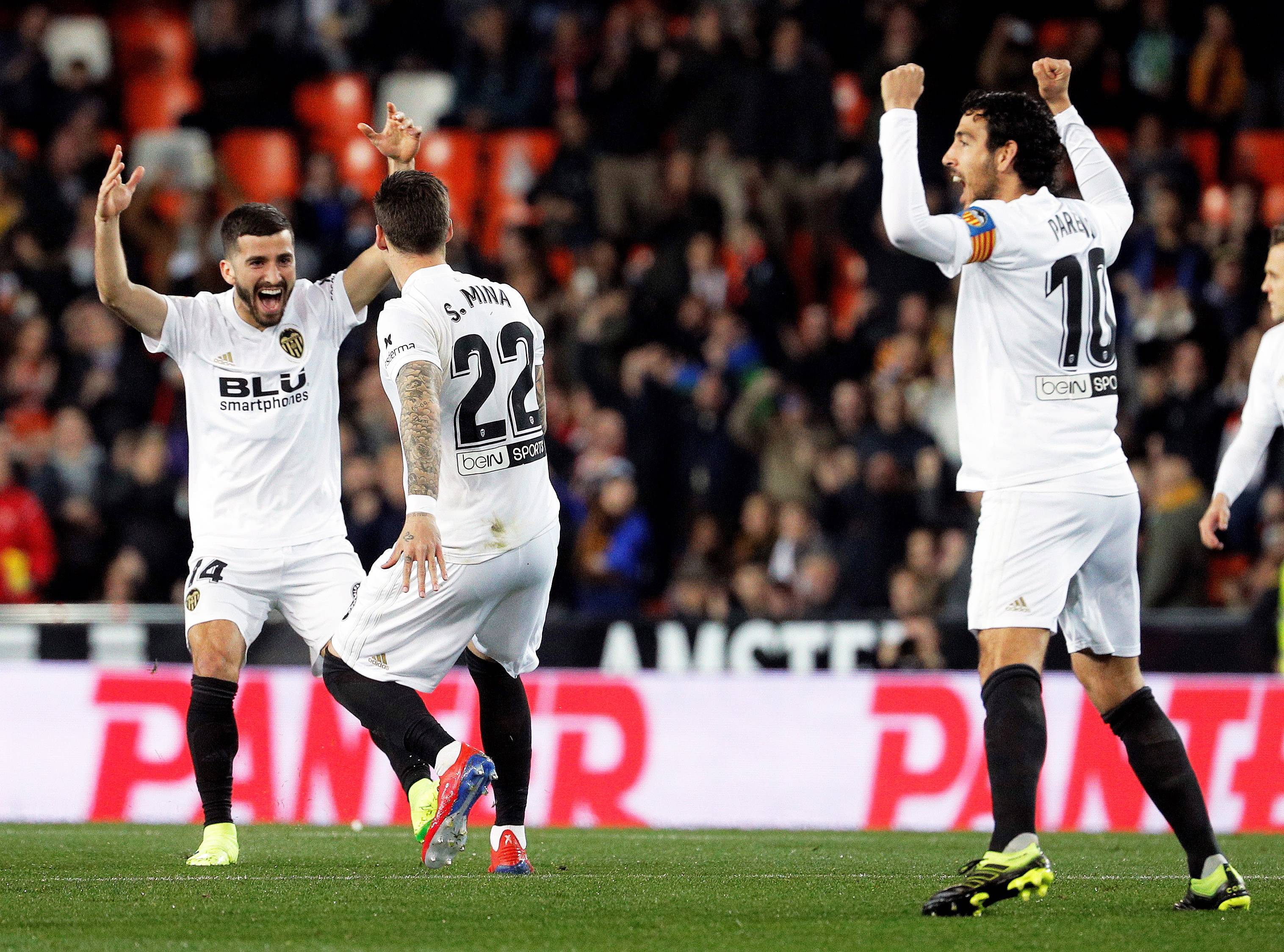 包含佛罗伦萨客场胜出,继续向欧战席位迈进的词条 包含佛罗伦萨客场胜出,继续向欧战席位迈进的词条