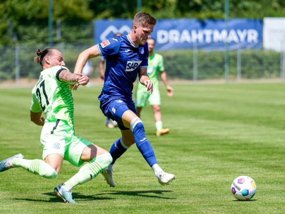 客场作战,霍芬海姆要全力以赴取胜 客场作战,霍芬海姆要全力以赴取胜