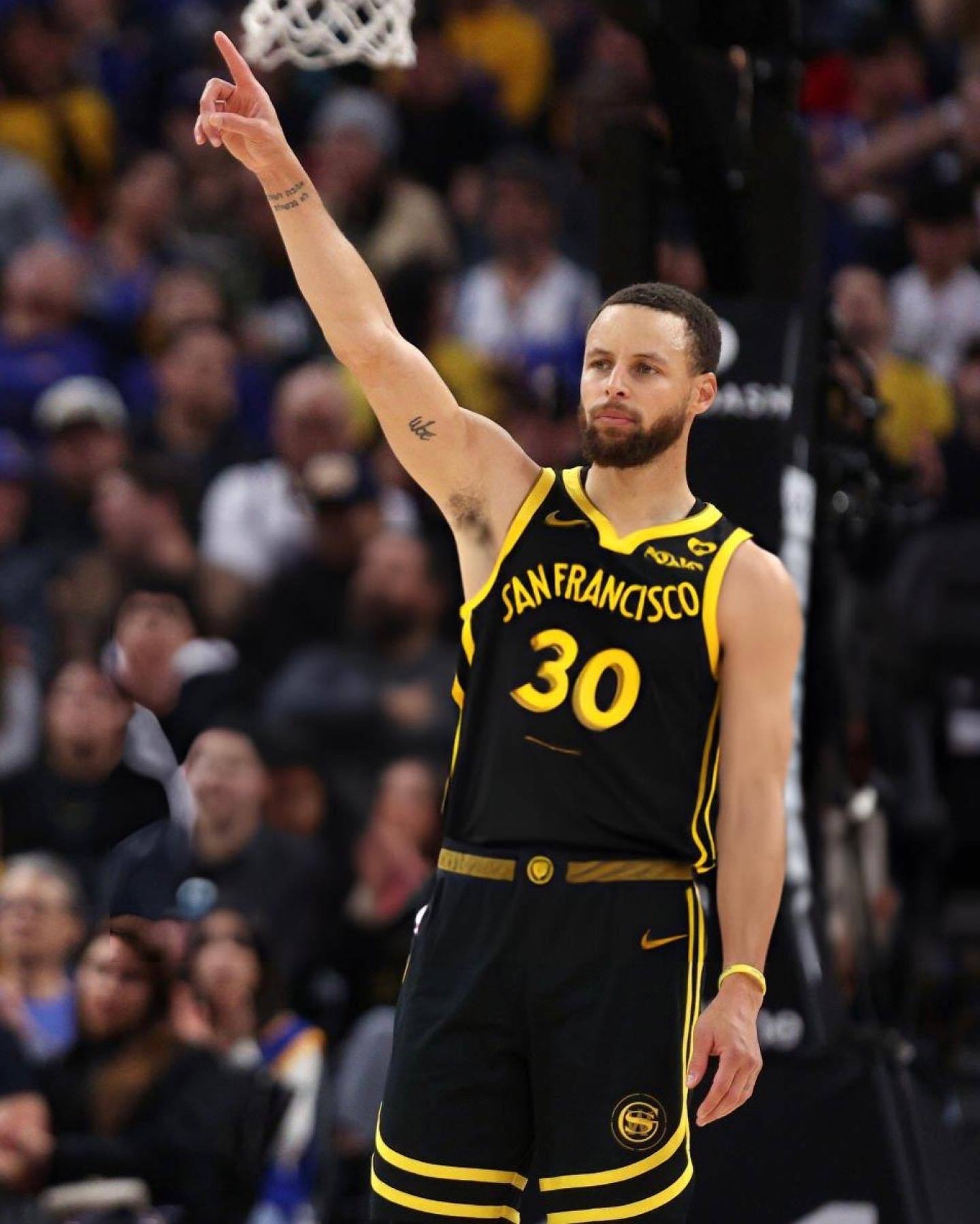 九游体育中国官网-勇士全队发挥低迷，主场惨遭马刺胜出