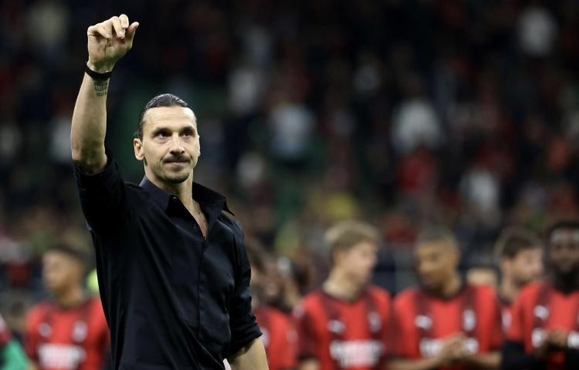 关于AC米兰前锋伊布拉希莫维奇确认本赛季继续留队的信息 关于AC米兰前锋伊布拉希莫维奇确认本赛季继续留队的信息