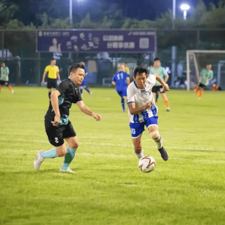 关于足球场上热血激战,球队逐渐展现实力的信息 关于足球场上热血激战,球队逐渐展现实力的信息