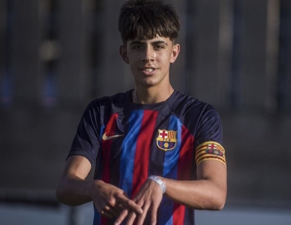 九游体育app-皇家马德里迎战巴塞罗那：贝尔性感特写开场