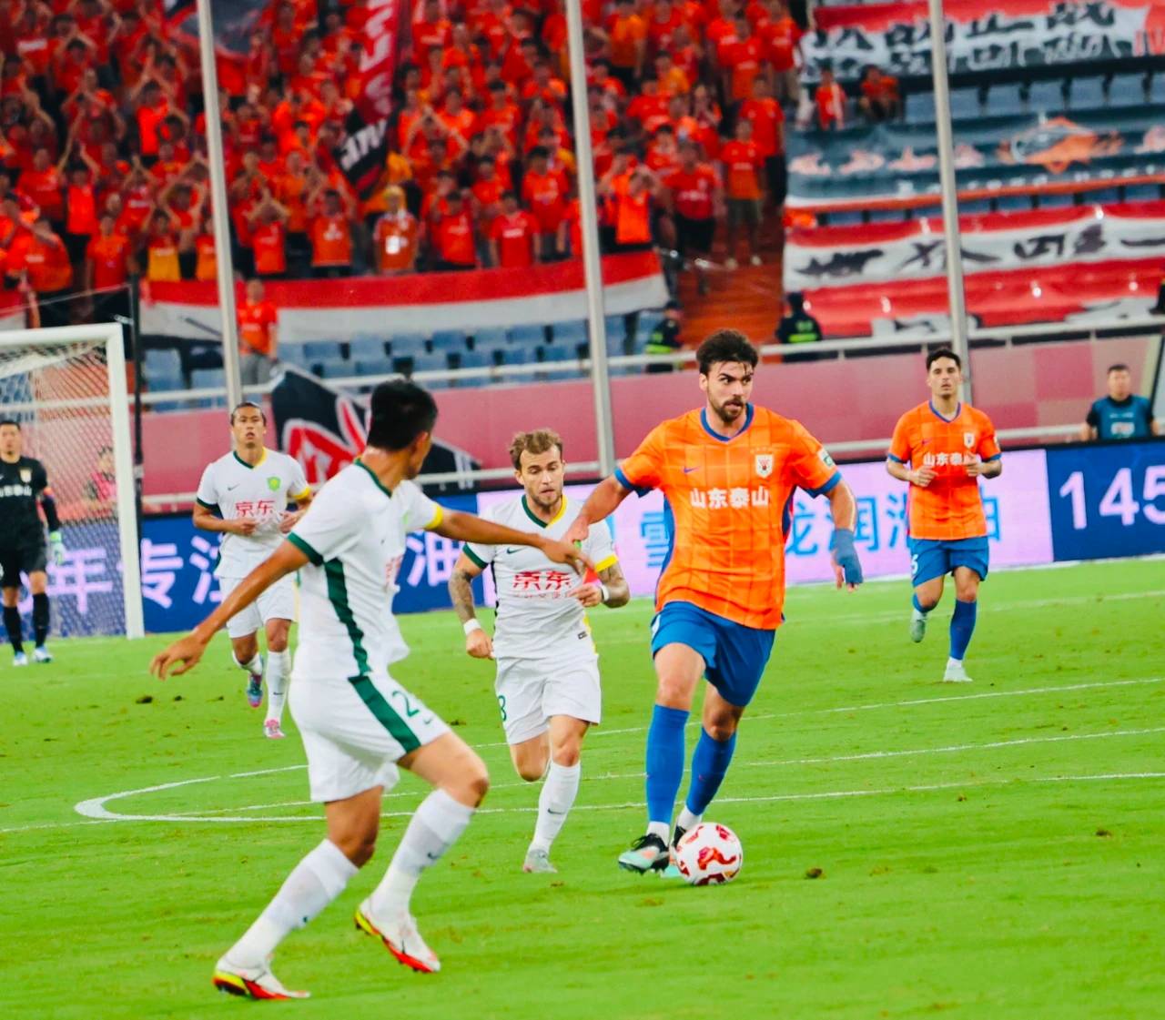 山东泰山连克对手,赢得连胜的简单介绍 山东泰山连克对手,赢得连胜的简单介绍