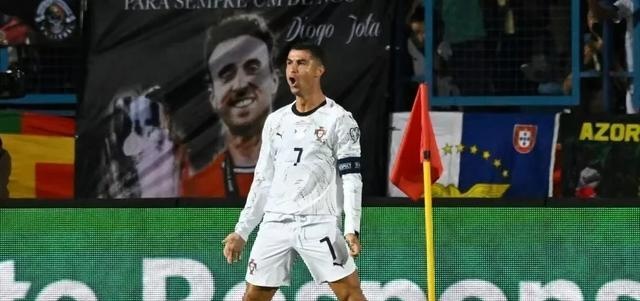 包含激情四射的欧预赛比赛点燃战场,球迷热情高涨的词条 包含激情四射的欧预赛比赛点燃战场,球迷热情高涨的词条