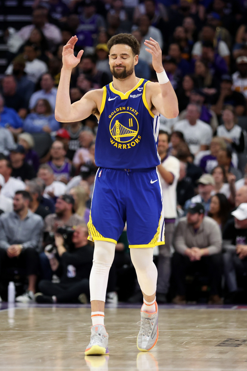 NBA球员在比赛中发挥精湛,为球队赢得荣耀 NBA球员在比赛中发挥精湛,为球队赢得荣耀